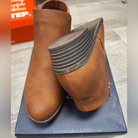 Nautica Alara ankle boot- Caramel brown- New- open box - Picture 4 of 6